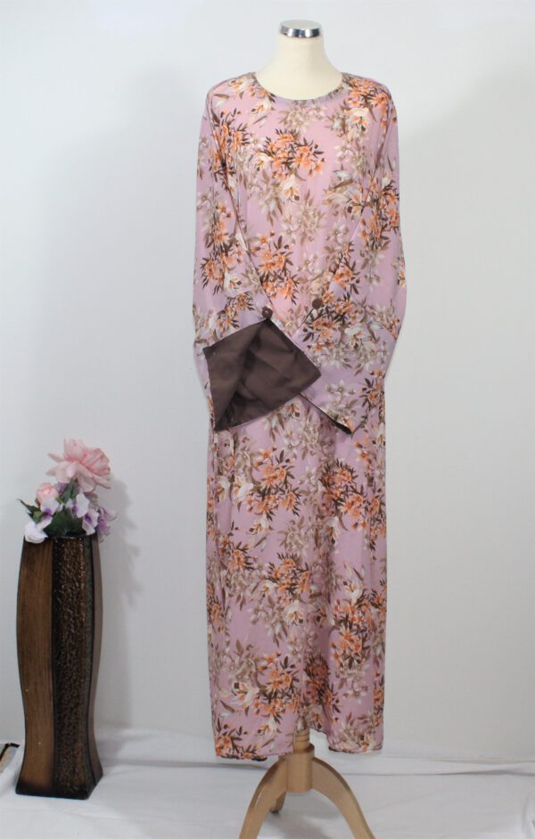 Bruine hijab met jurk