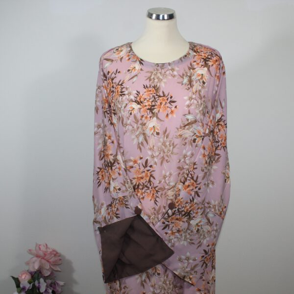 Bruine hijab met jurk