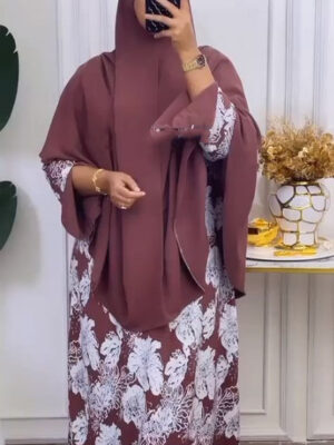 Lichtbruine hijab met jurk