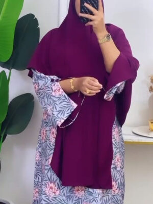 Donkerrode hijab met jurk
