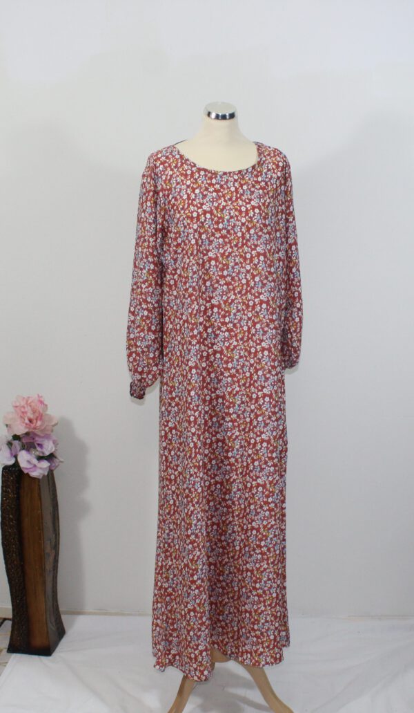 Grijze hijab met jurk