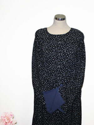 donkerblauw hijab met jurk