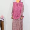 Roze hijab met jurk
