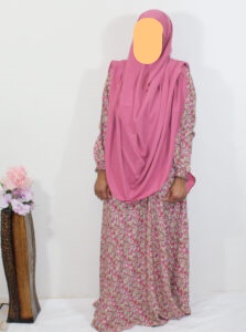 Roze hijab met jurk