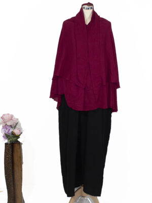 Donkerrode dubbel shaffon hijab  met jurk