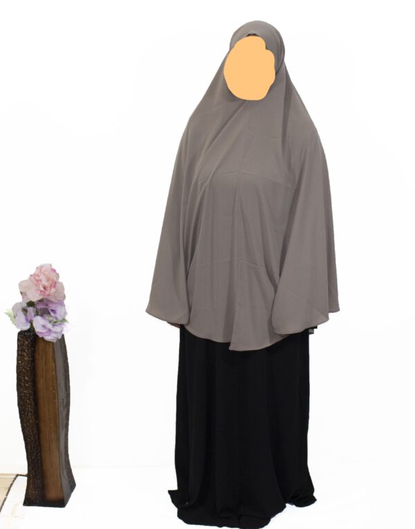 Grijze hijab met jurk