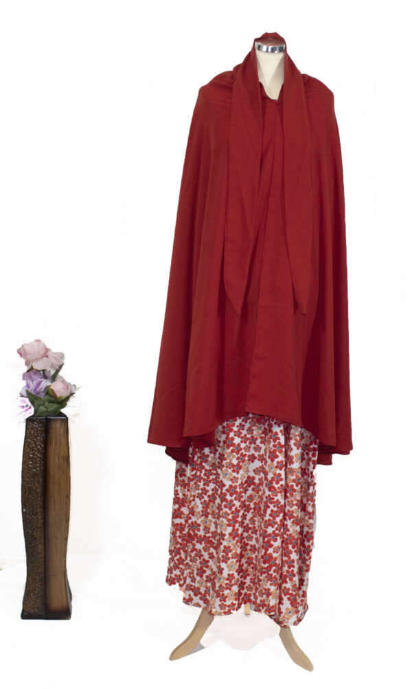 rode hijab met jurk